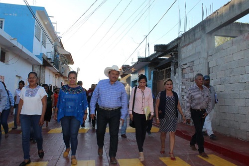 inauguración de calle Victoria